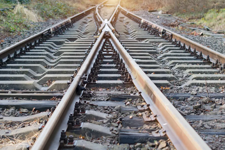 Une redirection malveillante agit comme un aiguillage : le visiteur part vers votre site, et arrive ailleurs.