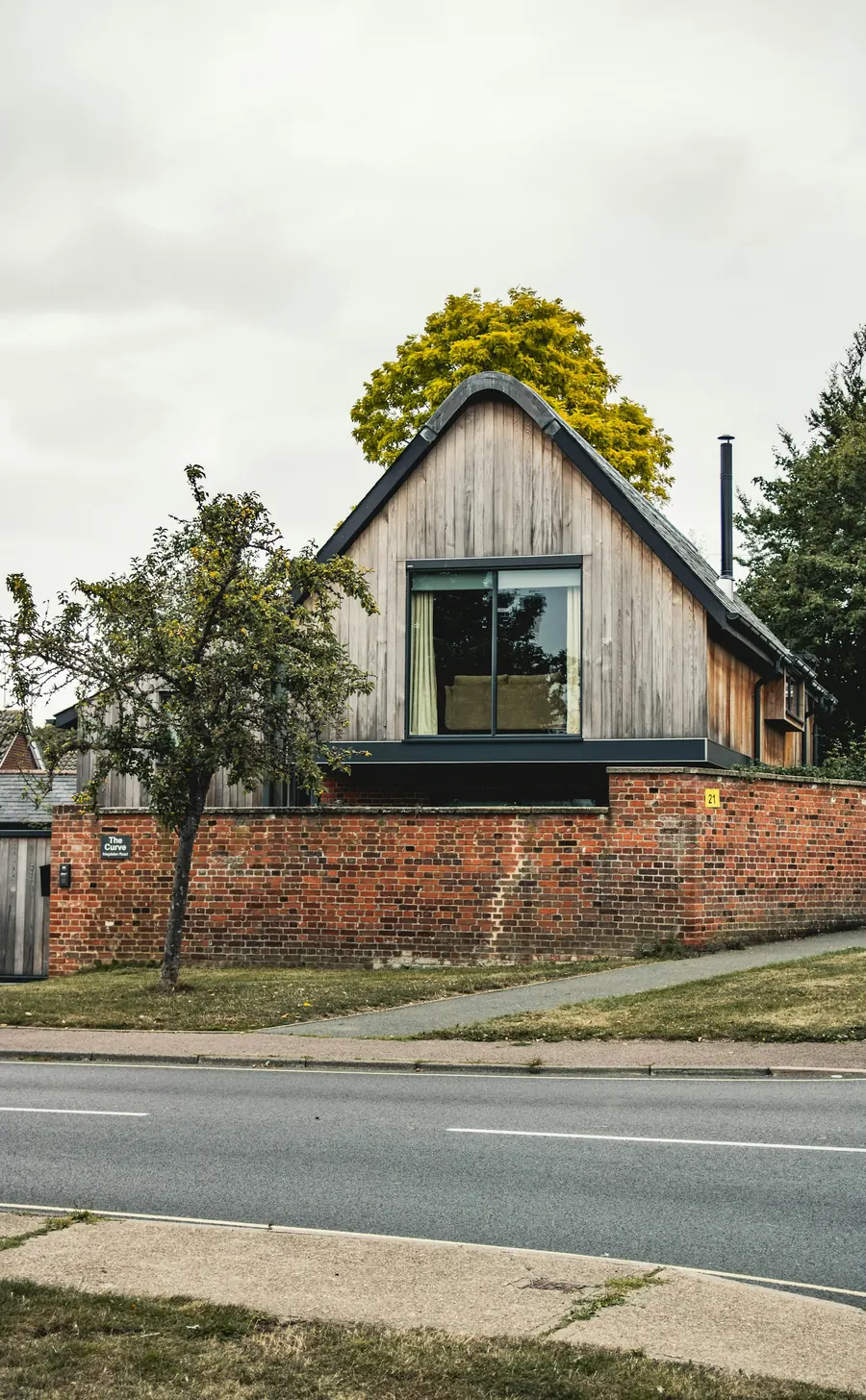 Surélévation en bois et zinc sur une maison de ville