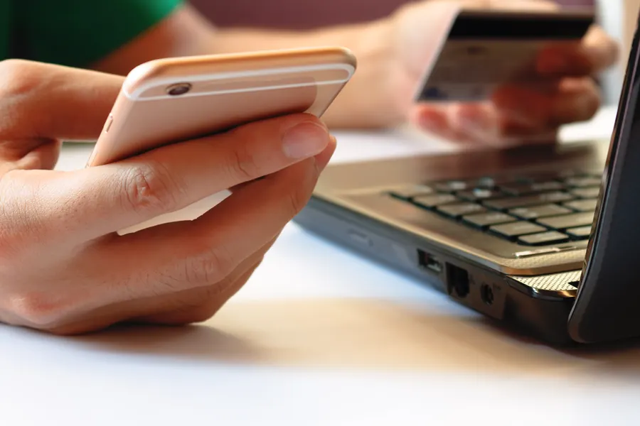 Paiement en ligne sur un téléphone